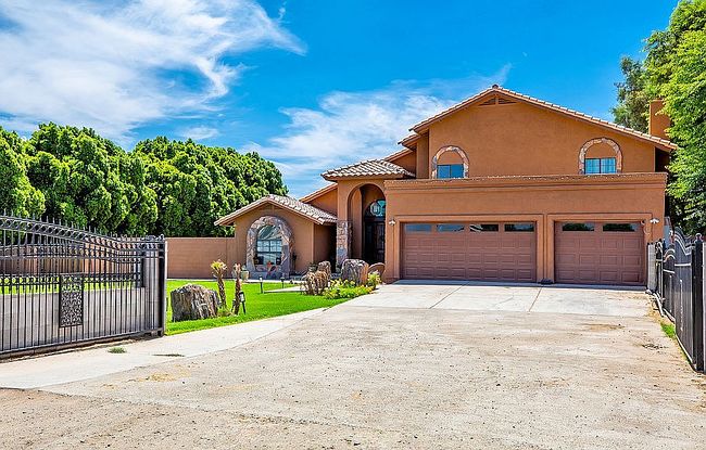 Image of 5117 W Poppy St