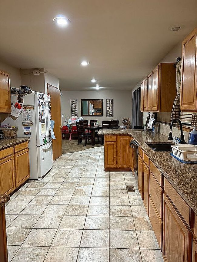 Image of 708 Adams St