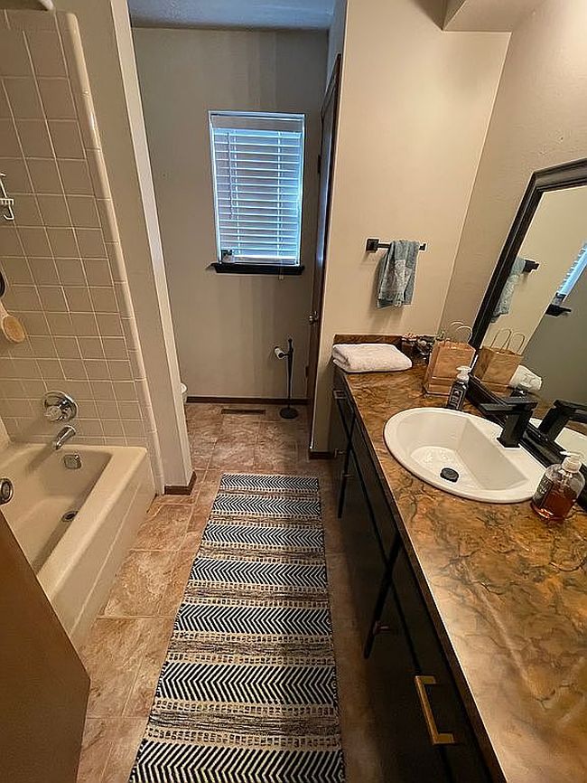 Image of 403 Piney Oak Dr