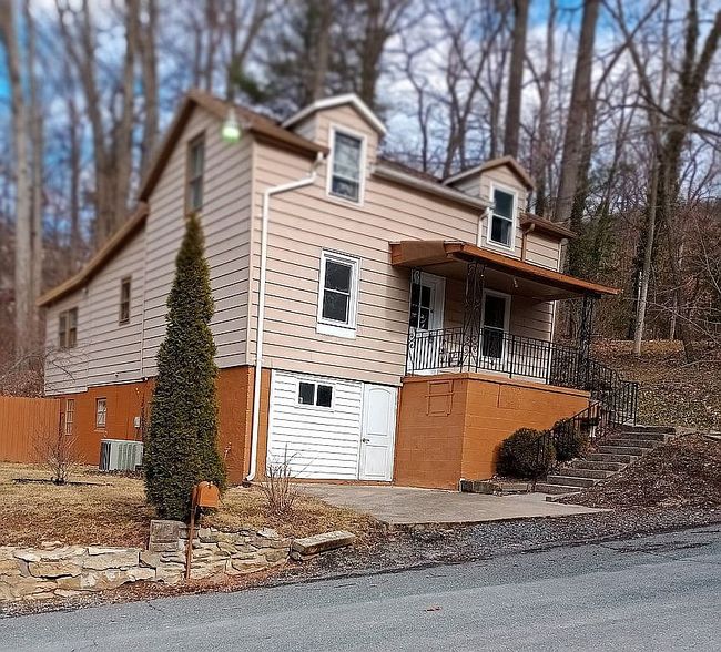 Image of 12039 East Ave