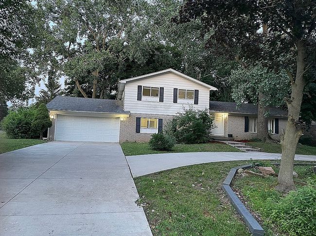 Photo of 7421 Heather Heath, West Bloomfield, MI