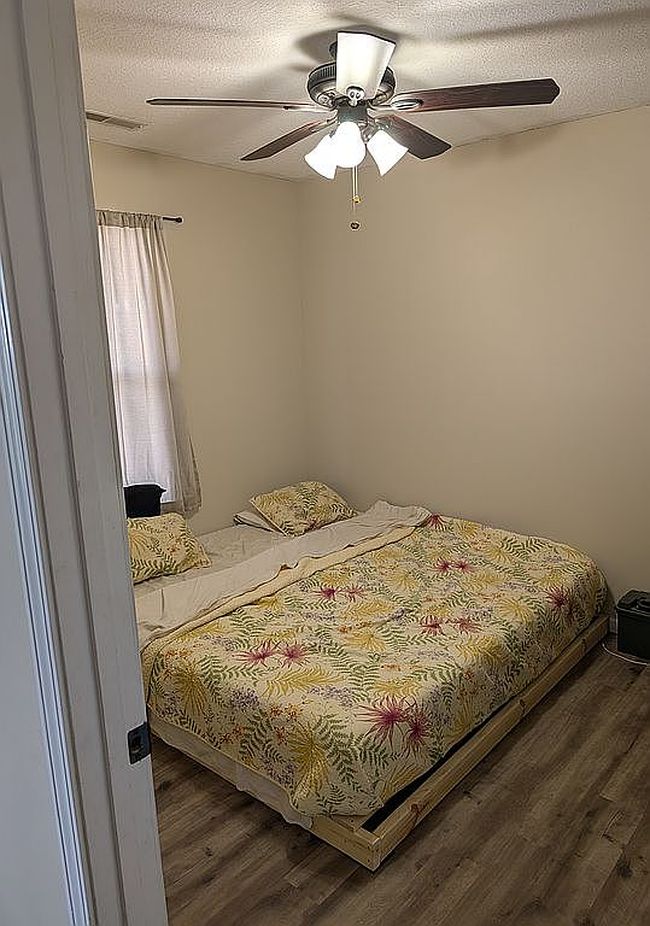 Image of 637 N Allen St