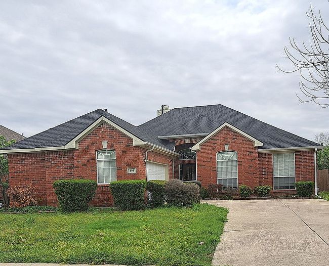 Photo of 808 Snapdragon Ln, Plano, TX