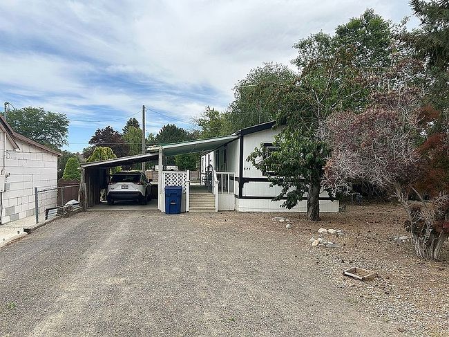 Photo of 825 Idaho Ave