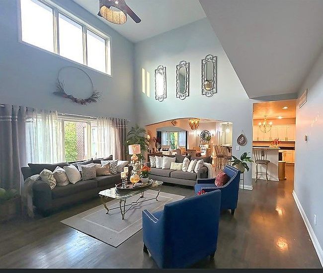 Additional photo 3 of property located at 16424 Brookhollow Dr