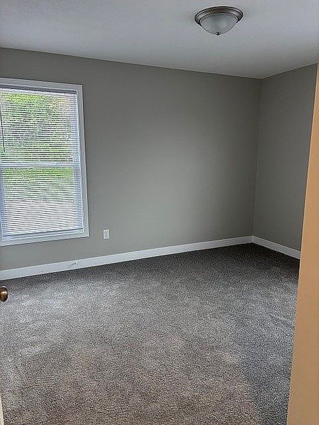 Photo of 509 E Louis St, Saint Joseph, MO