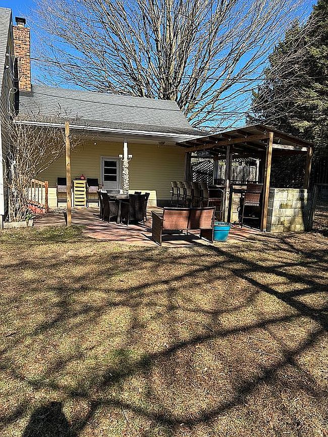 Image of 371 N Stiles Rd