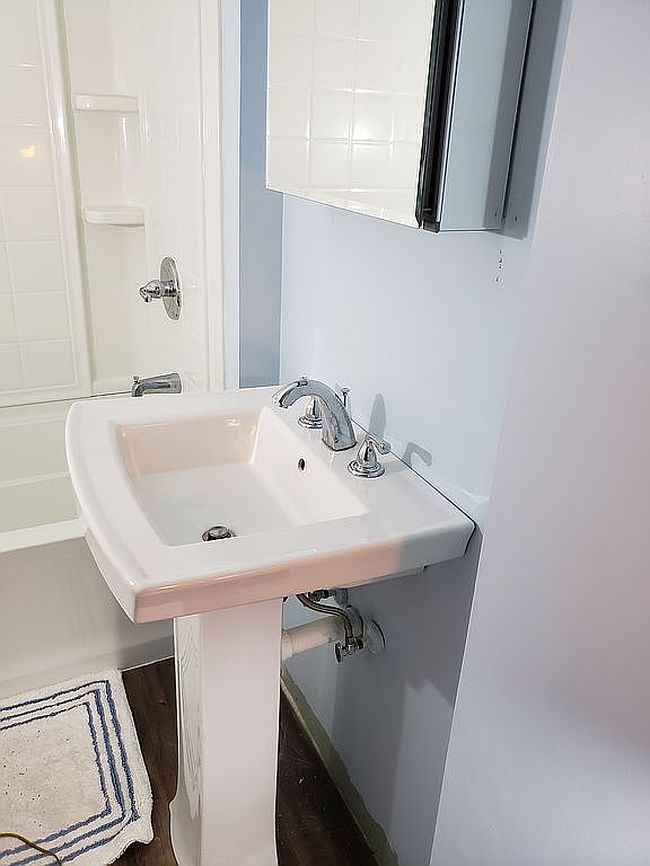 Additional photo 1 of property located at 1421 Lakeview Dr