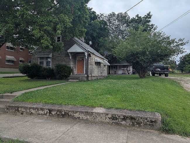 Image of 220 W Florence Ave