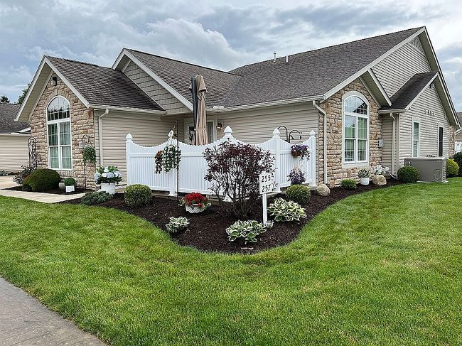Image of 255 Woodbury Cir
