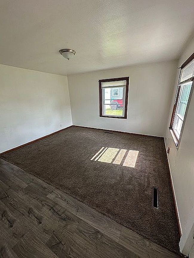 Photo of 4 Brown Ct, Mattoon, IL
