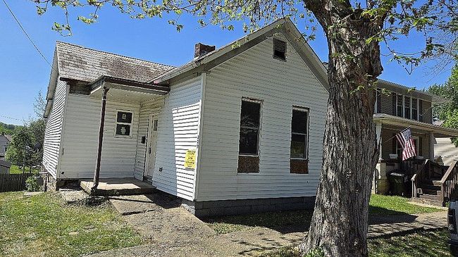 Image of 229-227 N 6th St