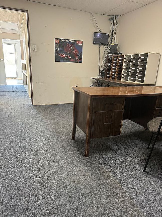 Image of 40 W Main St
