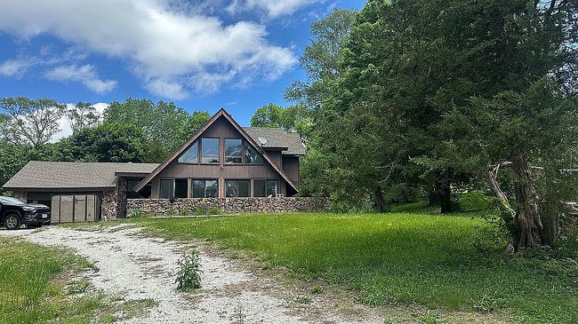 Photo of 8009 Rainwood Rd, Omaha, NE
