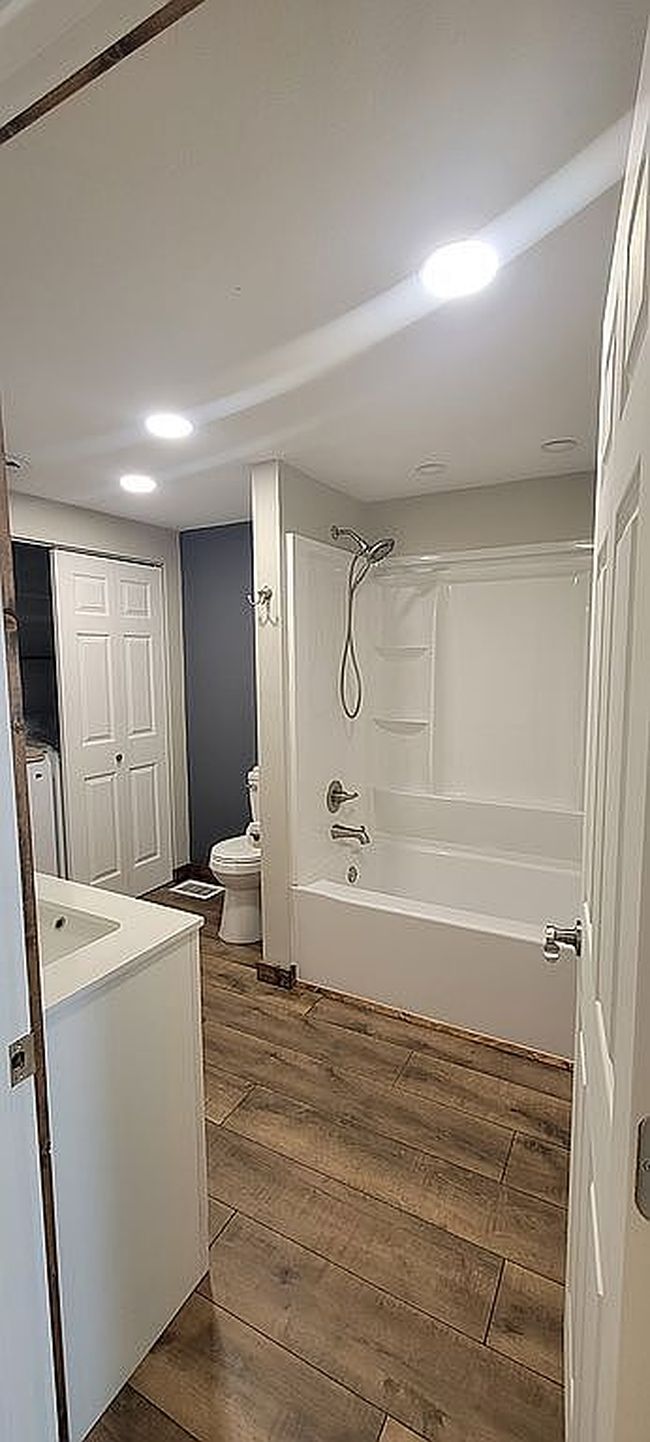 Image of 161 W Hampton Dr