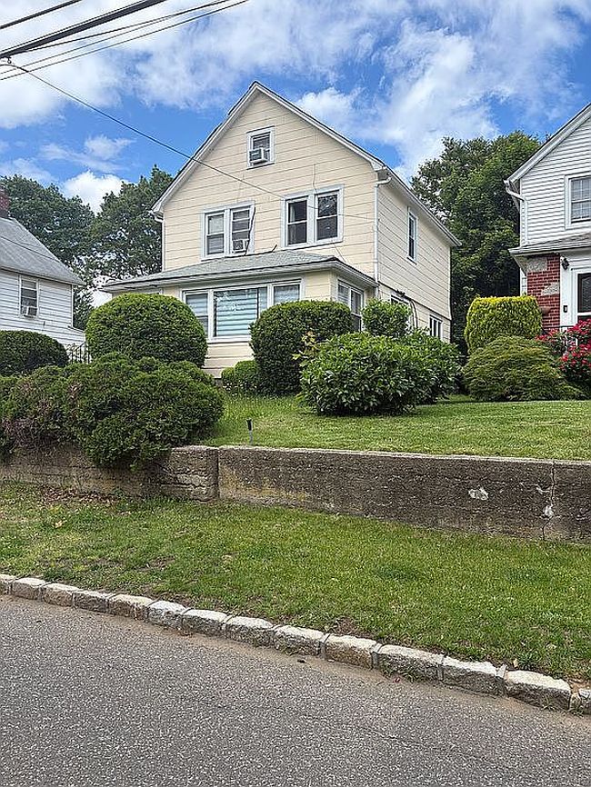 Photo of 7A Franklin Rd, Great Neck, NY