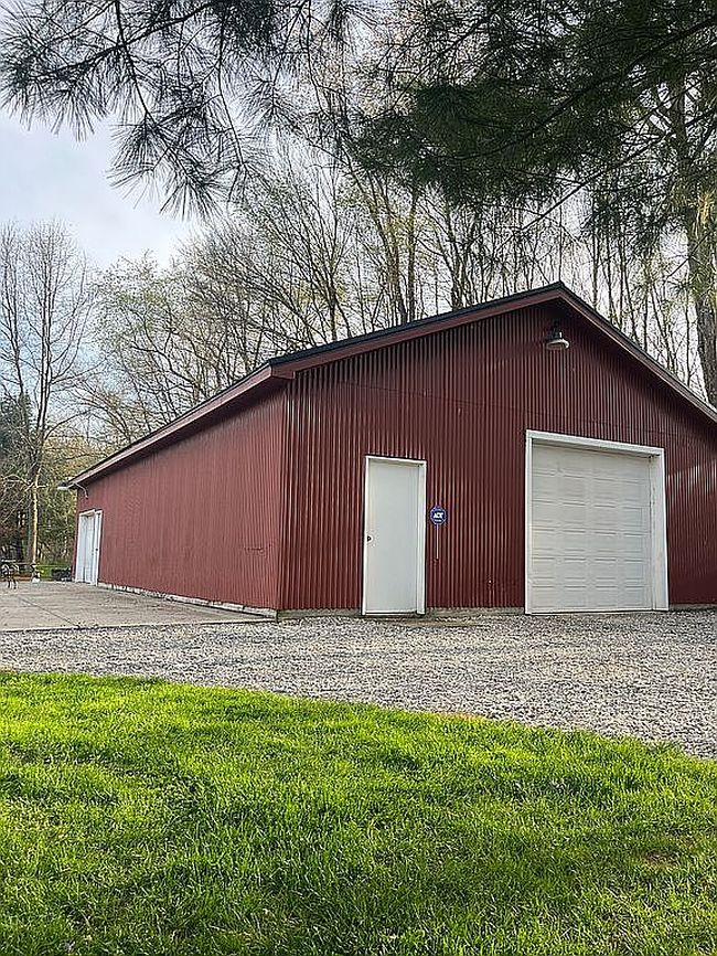 Image of 3433 Eagle Creek Rd