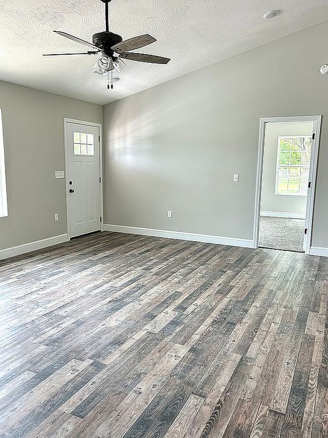Image of 401 E Crescent St