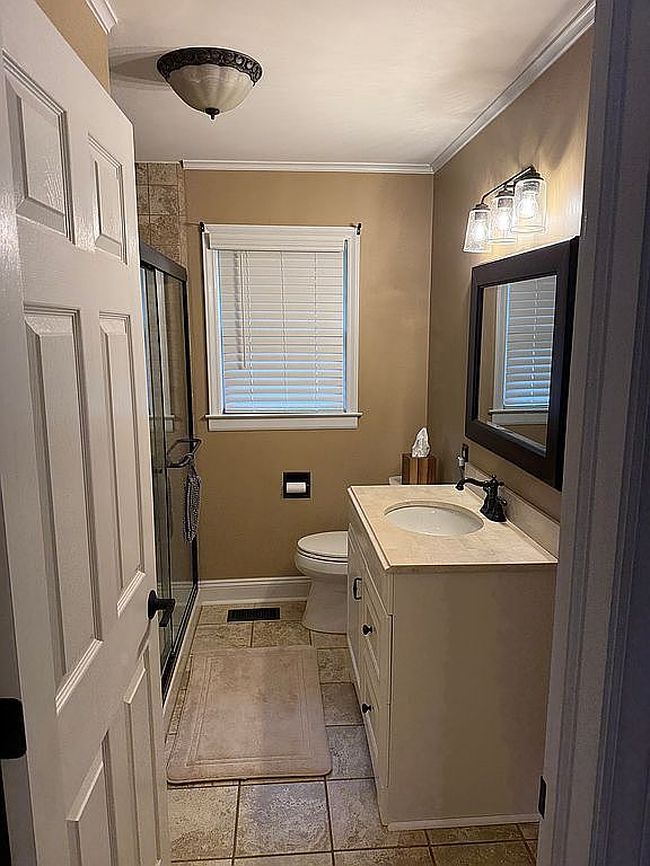 Photo of 1008 Walnut St, Macon, MO