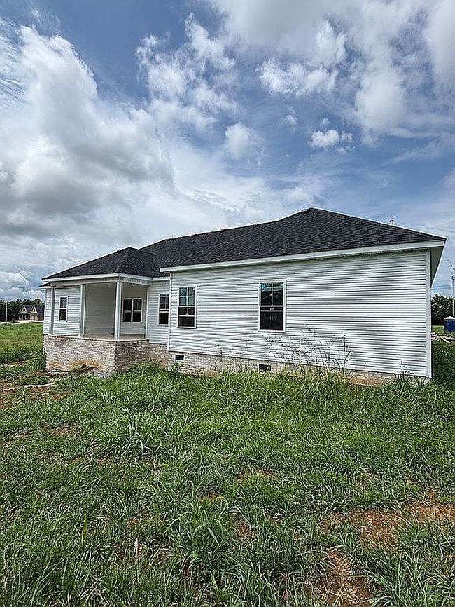 Photo of 561 Harvest Ln, Harrodsburg, KY
