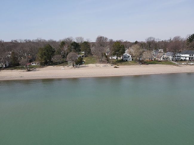 Preview of property located at 7830 Lakeshore Rd
