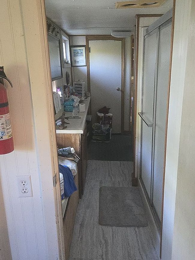 Photo of 203 Hayes St, Pomona, KS