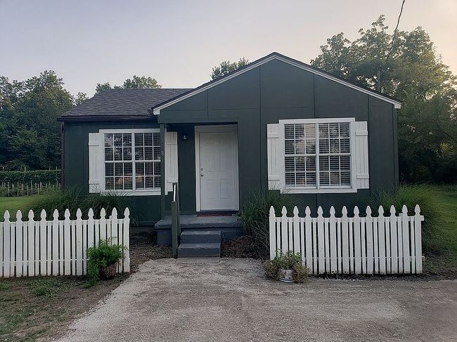 Photo of 308 W Rollins St