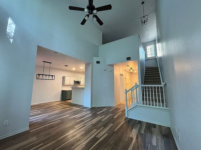 244 Turnberry Ln, Lewisville, TX