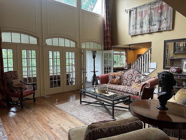 Additional photo 3 of property located at 113 Scarlet Oak Ln