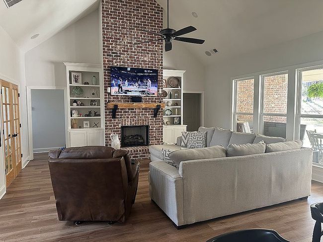 Image of 215 Louise Rd