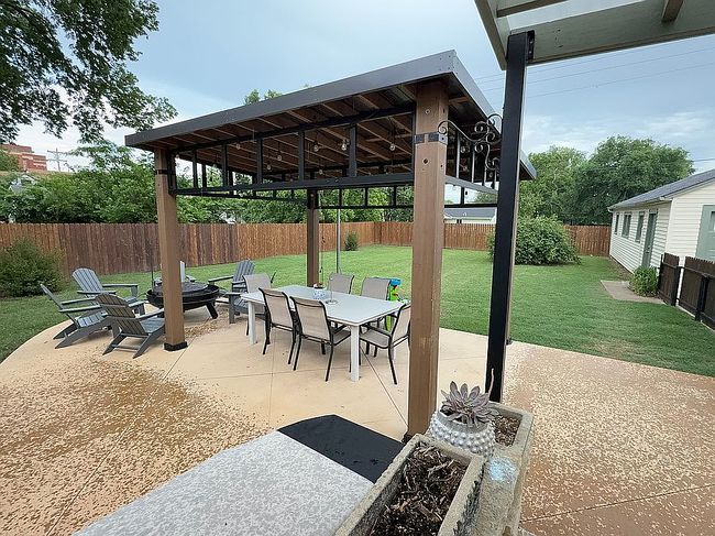 Additional photo 3 of property located at 211 W Elm St