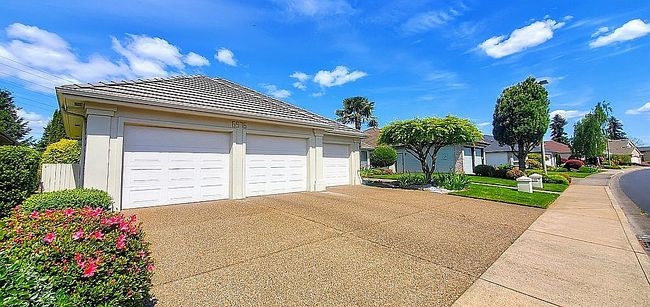 Image of 6576 Hogan Dr N
