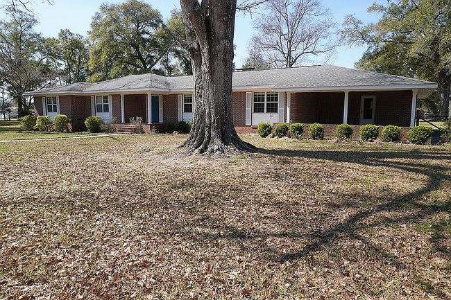 Photo of 403 N Broad St, Samson, AL