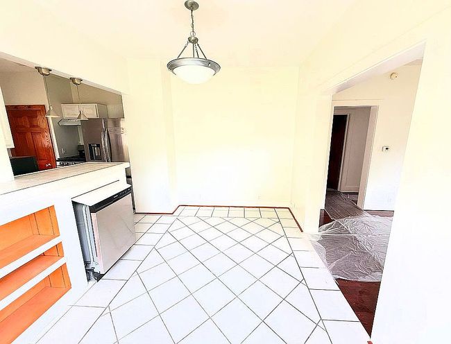 Additional photo 3 of property located at 340 Wilbur St Se