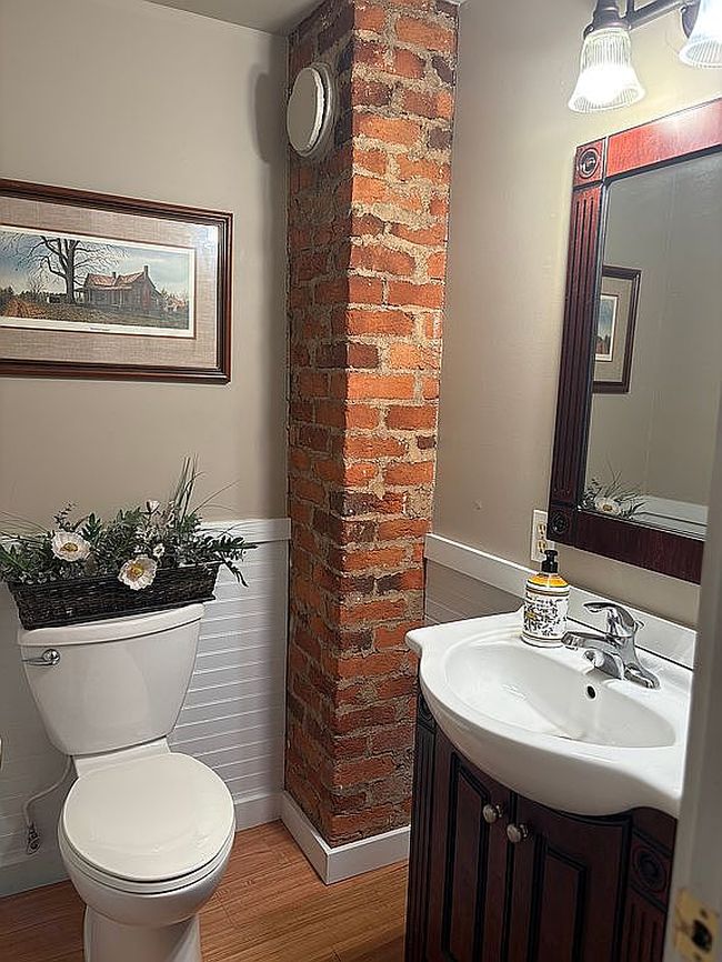 Photo of 512 Arrowhead Rd, Fancy Gap, VA