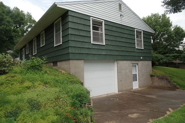 Photo of 3402 S 30th St, Saint Joseph, MO