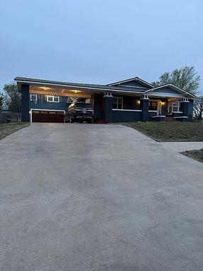 Image of 404 W G St