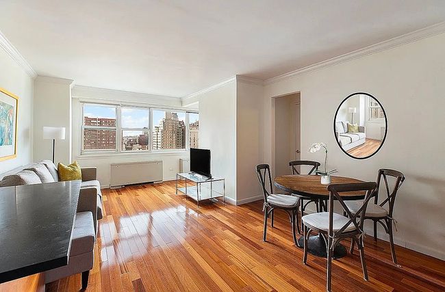 Photo of 101 W 12th St Apt 15A