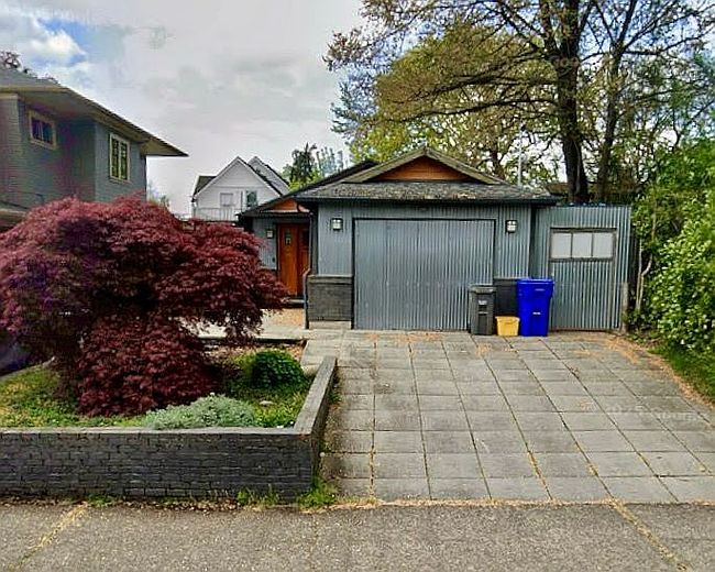 Additional photo of property located at 1121 Se 37th Ave