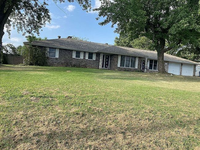 Photo of 305 W Gilbert St, Freeburg, MO