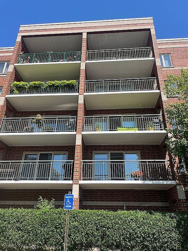 Additional photo 1 of property located at 6400 W Berteau Ave