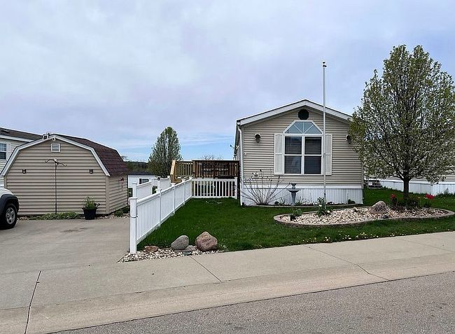 Photo of 4065 Lost Valley, Dubuque, IA