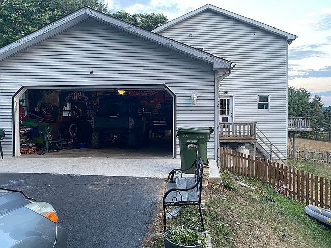 Additional photo 3 of property located at 711 Stallion Dr