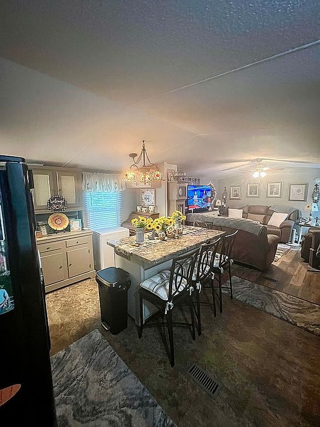 Photo of 1125 Hamric Dr W, Oxford, AL