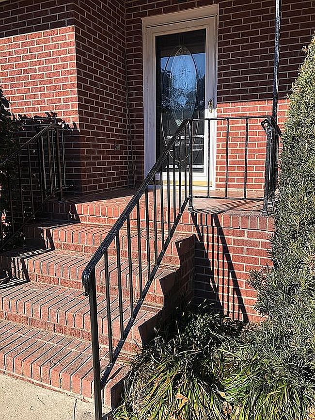Image of 216 Briarwood Dr