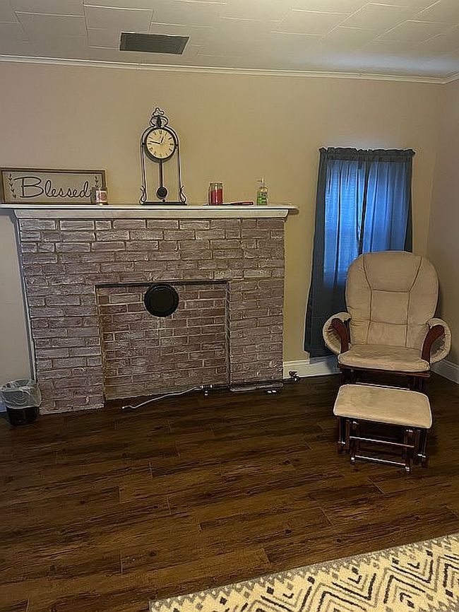 Image of 202 Old Country Rd