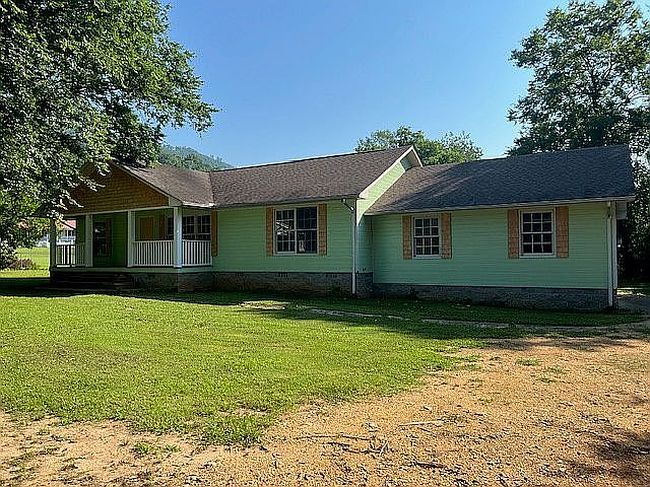 Photo of 12 Van Hoosier Cir