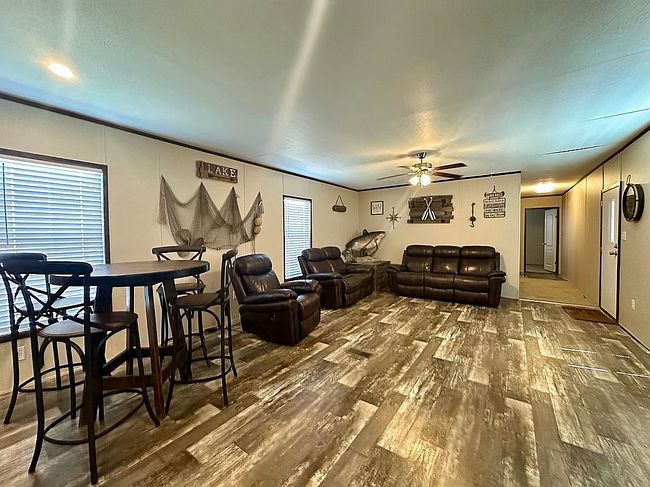 Image of 13901 Joshua St