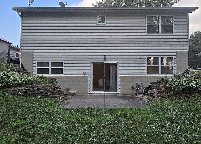 Photo of 216 30th St Nw, Barberton, OH