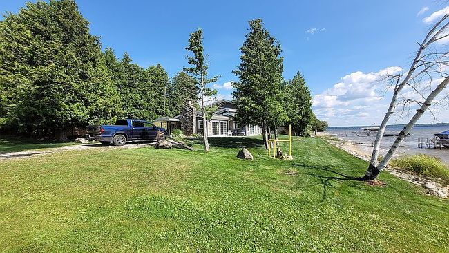 Image of 21261 Bluffs Hwy